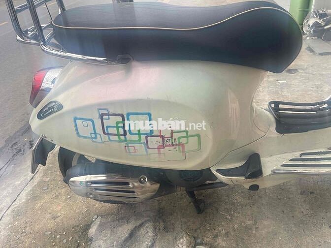 Piaggio Vespa 2019 Trắng LED