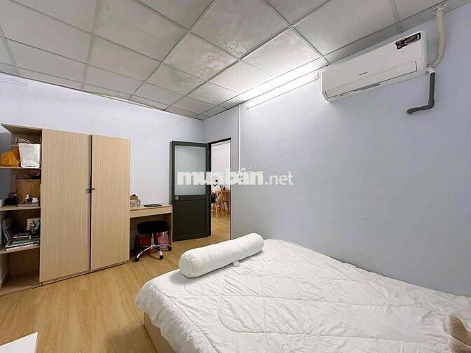 CHO THUÊ CĂN HỘ 2 PHÒNG NGỦ 70m2 BAN CÔNG - MÁY GIẶT RIÊNG NGAY QUẬN 3
