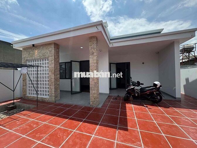 BÁN GẤP NHÀ MỚI MẶT TIỀN CHÂU VĂN BIẾT GẦN BIỂN PHƯỚC HẢI - TT ĐẤT ĐỎ