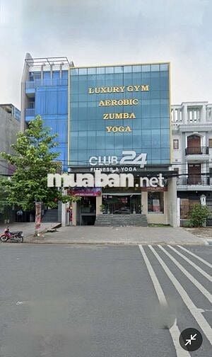 cho thuê sàn tầng 4 có hầm có cầu thang máy