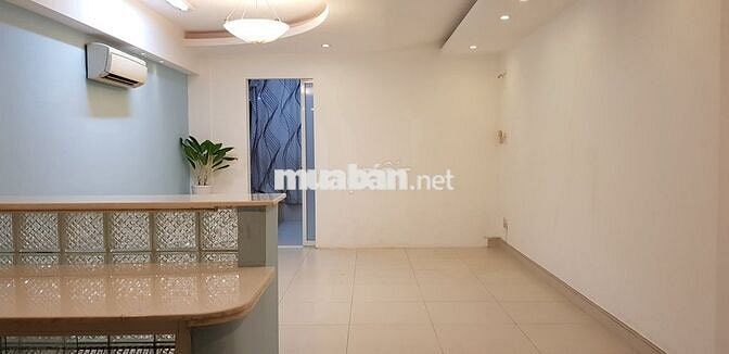 CHO THUÊ NHÀ NGUYÊN CĂN 5 LẦU GẦN HÀNG XANH - CÓ THỂ LÀM CHDV 35TR 