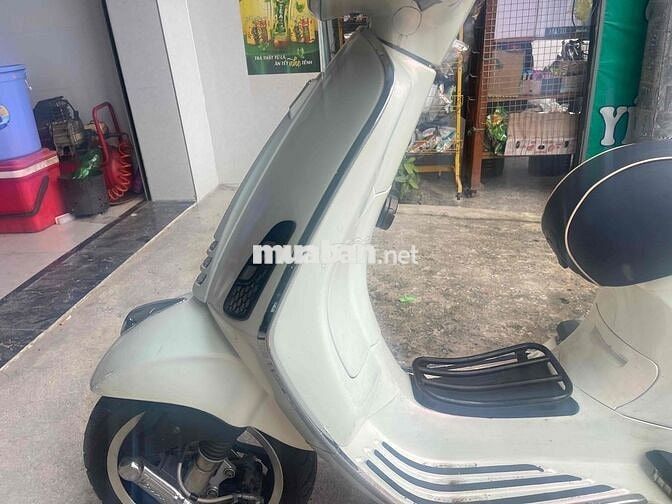 Piaggio Vespa 2019 Trắng LED