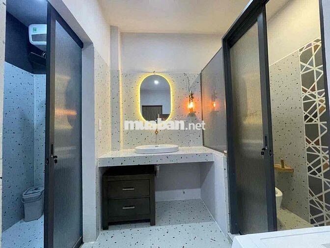 CHDV - 1 phòng ngủ - ban công siêu thoáng - ngay trung tâm tiện đi lai