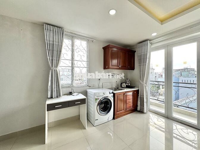 CĂN HỘ BAN CÔNG 1 PN TRẦN QUANG DIỆU GIAO LÊ VĂN SỸ 