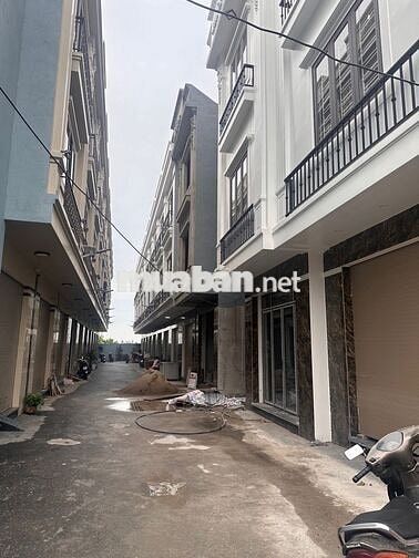NHÀ ĐẸP GIA ĐÌNH ĐÔNG NGƯỜI - 4 TẦNG 4 PHÒNG NGỦ TẠI PHÙ LƯU 