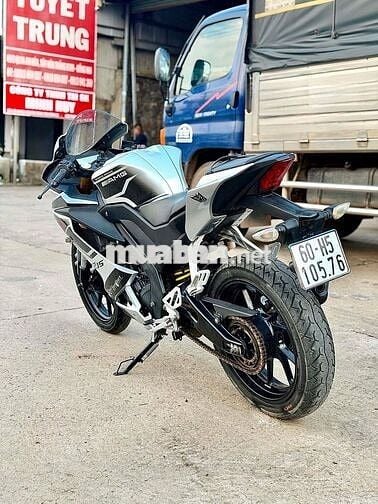 Yamaha R15V3 2023 Bạc