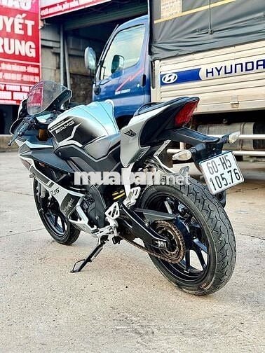 Yamaha R15V3 2023 Bạc