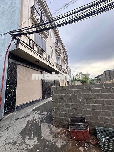 NHÀ ĐẸP GIA ĐÌNH ĐÔNG NGƯỜI - 4 TẦNG 4 PHÒNG NGỦ TẠI PHÙ LƯU 