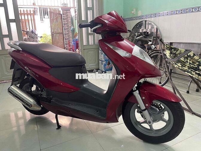 Honda Dylan 150 màu Đỏ