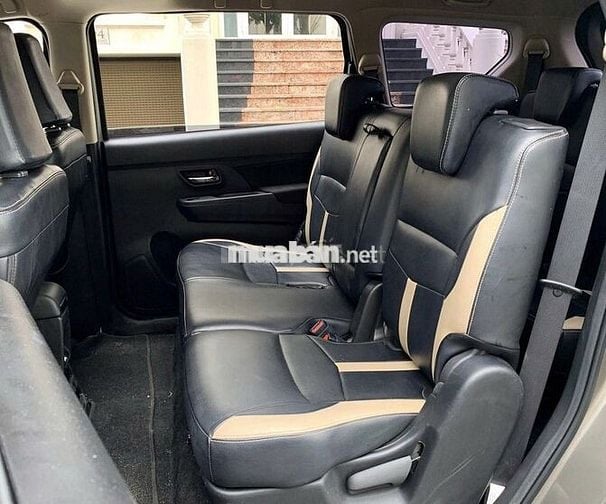 Suzuki XL7 2023 Tự động Xám 7 chỗ odo 8 vạn