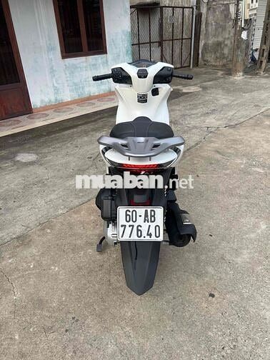 Honda SH 125 2024 Trắng 9.000km bán trả góp