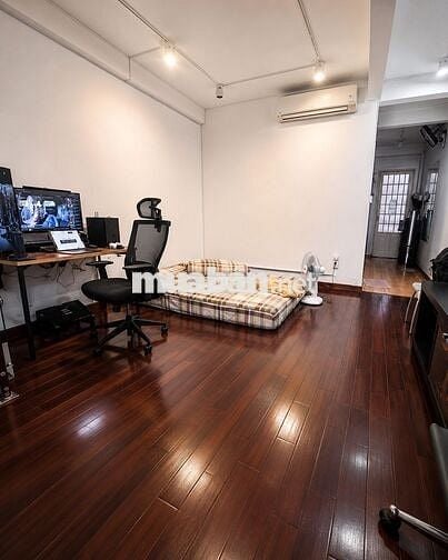 Bán chung cư gần 60m2 - Lầu 1 -Có nhà xe -Nguyễn Xí giao Phạm Văn Đồng