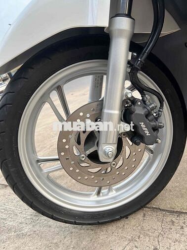 Honda SH 125 2024 Trắng 9.000km bán trả góp