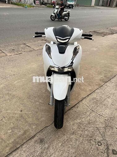 Honda SH 125 2024 Trắng 9.000km bán trả góp