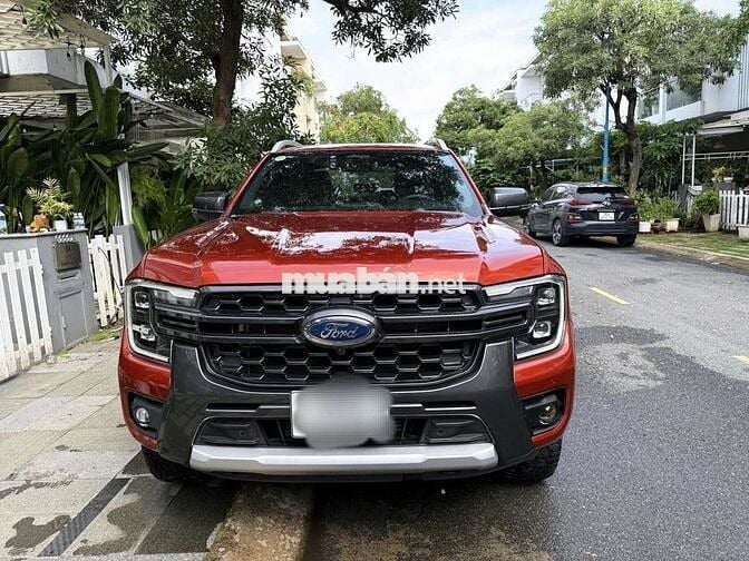 Ford Ranger Wildtrak 2023 Cam đỏ siêu đẹp