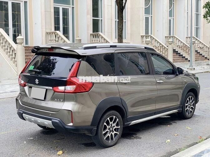 Suzuki XL7 2023 Tự động Xám 7 chỗ odo 8 vạn