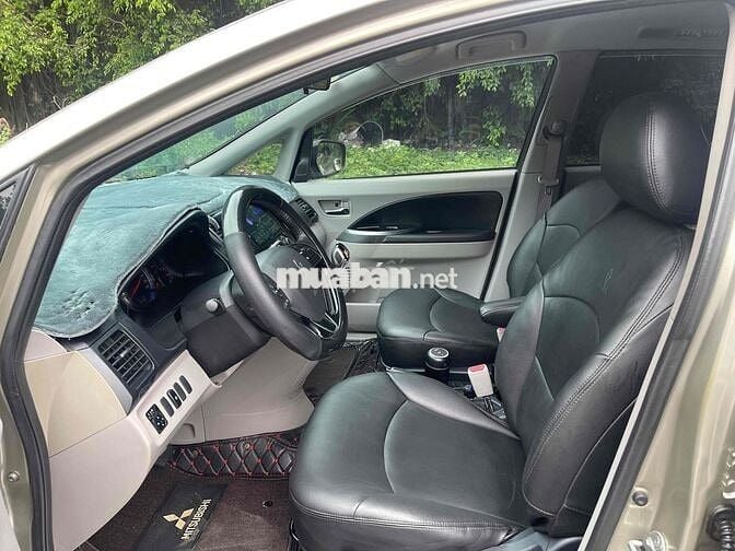 Mitsubishi Grandis Số tự động Vàng cát .9 chủ bán