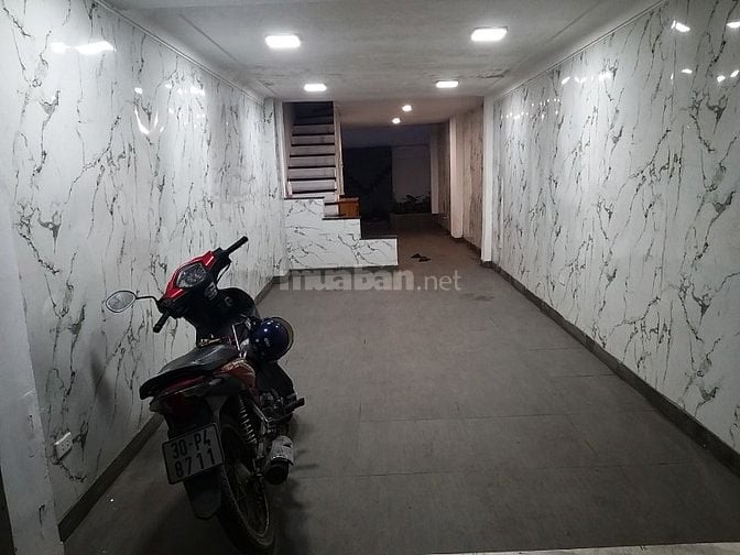 Chính chủ cho thuê nhà nguyên căn 50m x 5 tầng tại ngõ 151A/21 phố Thá