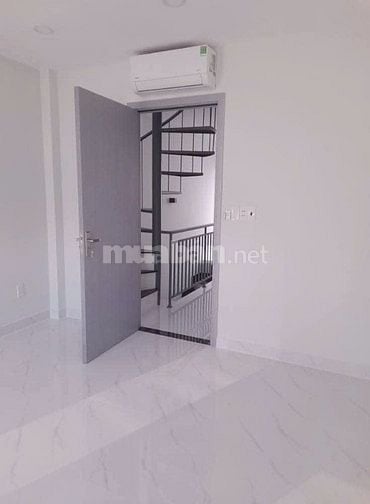 BÁN NHÀ 2MT KÊNH TÂN HÓA, P.14, Q.6, 10 TỶ.
