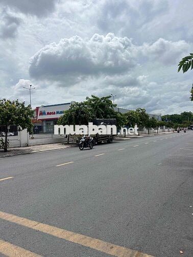 Bán nền đất mặt tiền đường số 28 sát bên mặt tiền Bình Phú Quận 6
