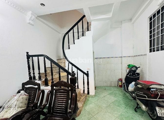 Cho thuê cả nhà 4 tầng ngõ Kim Giang, Thanh Xuân,Wc khép kín mỗi tầng 