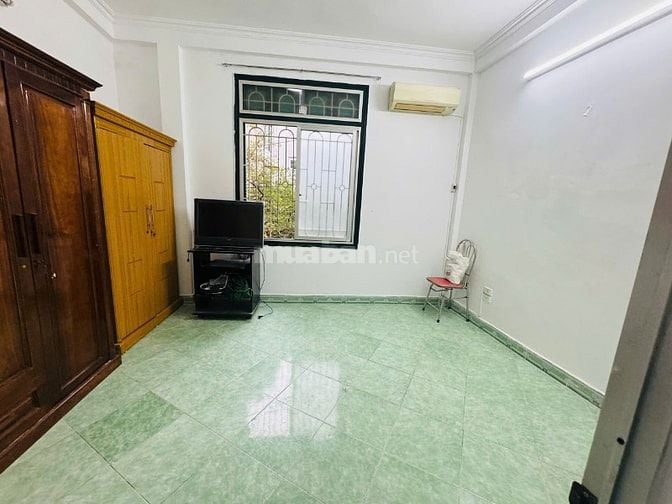 Cho thuê cả nhà 4 tầng ngõ Kim Giang, Thanh Xuân,Wc khép kín mỗi tầng 