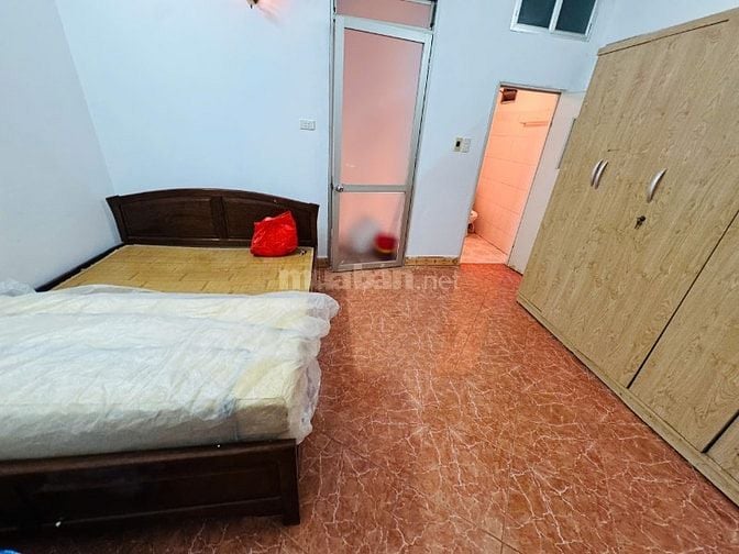Cho thuê cả nhà 4 tầng ngõ Kim Giang, Thanh Xuân,Wc khép kín mỗi tầng 