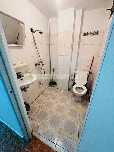 Cho thuê cả nhà 4 tầng ngõ Kim Giang, Thanh Xuân,Wc khép kín mỗi tầng 