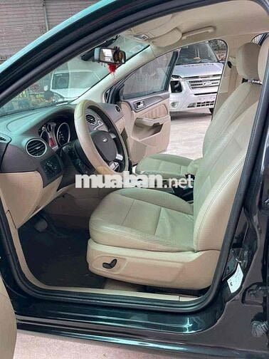 Ford Focus 2011 bản 2.0