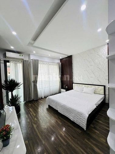 Bán nhà phố Nguyễn Chí Thanh, Đống Đa 45m, 6t, mt 4.2m. Giá: 20.2 tỷ