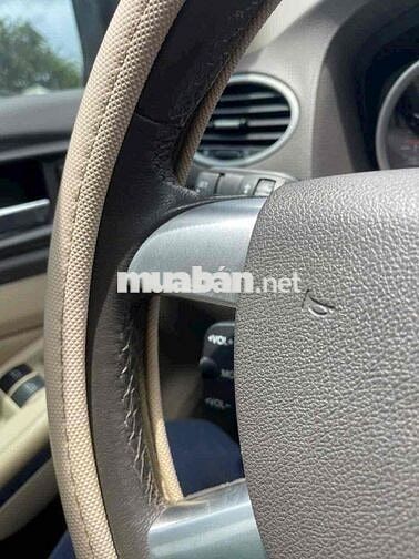 Ford Focus 2011 bản 2.0