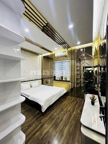 Bán nhà phố Nguyễn Chí Thanh, Đống Đa 45m, 6t, mt 4.2m. Giá: 20.2 tỷ