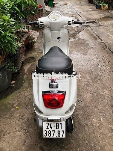Vespa LX 125 3V 2013 Trắng. siu chất lượng êm du
