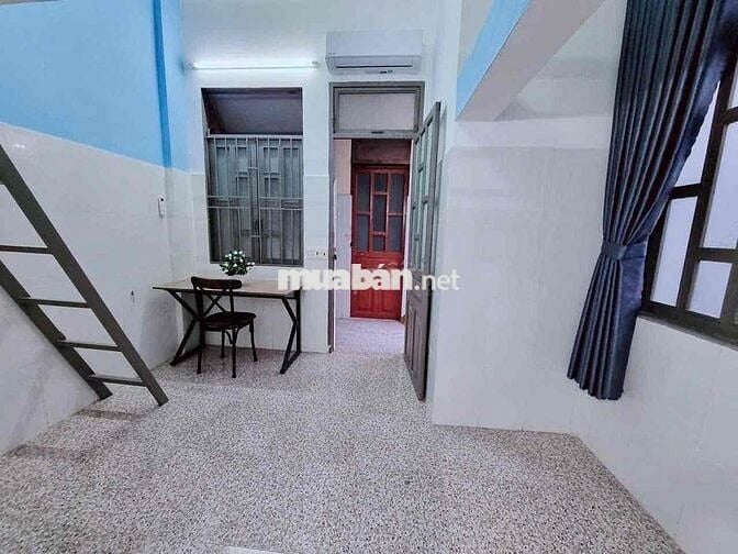 Phòng gác,dt 30m2, gần đại học ngân hàng