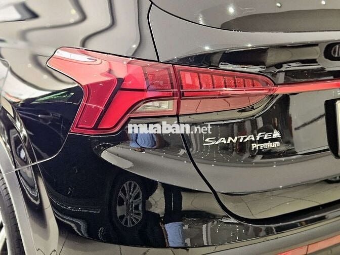 Hyundai Santafe Premium 2.2D AWD 2022 Đen 54.000km