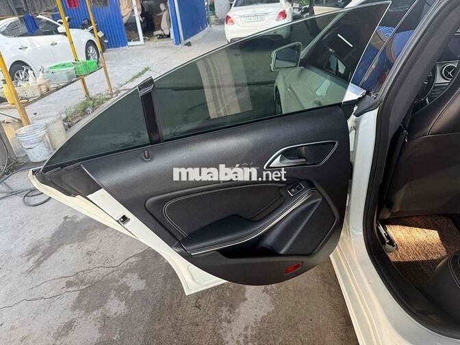 Mercedes CLA 200 Trắng 70.000 km