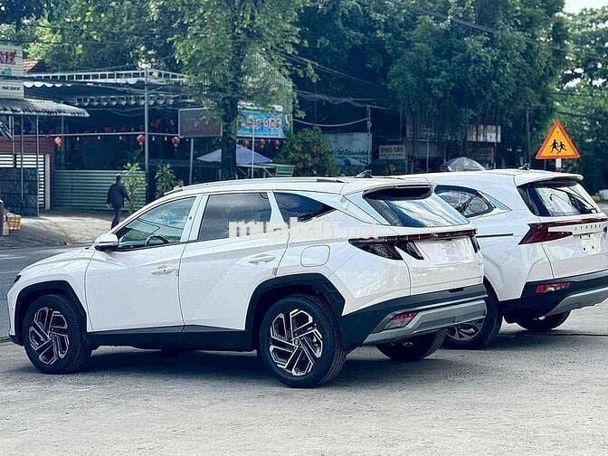 Hyundai Tucson Turbo Trắng ƯU ĐÃI GẦN 100% LPTB