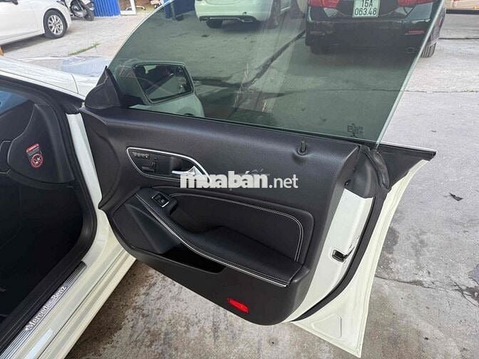 Mercedes CLA 200 Trắng 70.000 km