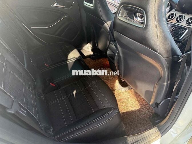 Mercedes CLA 200 Trắng 70.000 km