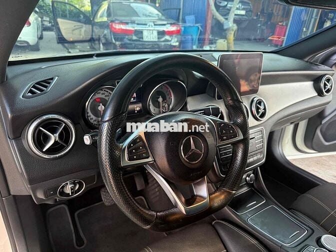 Mercedes CLA 200 Trắng 70.000 km