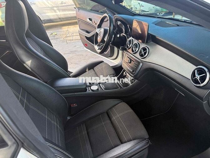 Mercedes CLA 200 Trắng 70.000 km