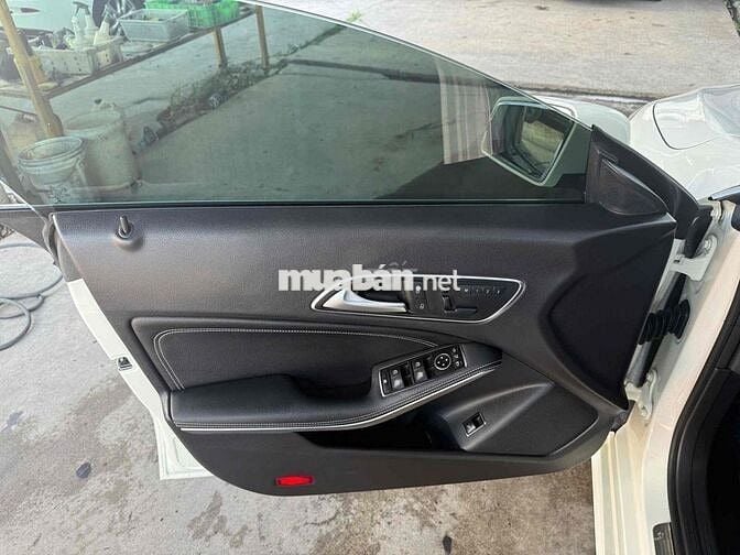 Mercedes CLA 200 Trắng 70.000 km
