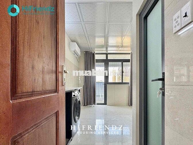 trống sẵn phòng gác Trệt ban công sau ngay Ueh , máy giặt riêng