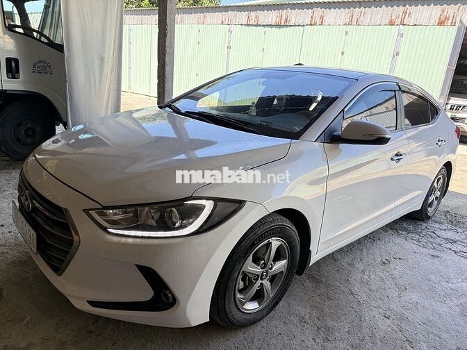 Hyundai Elantra 2018 Số sàn Trắng.
