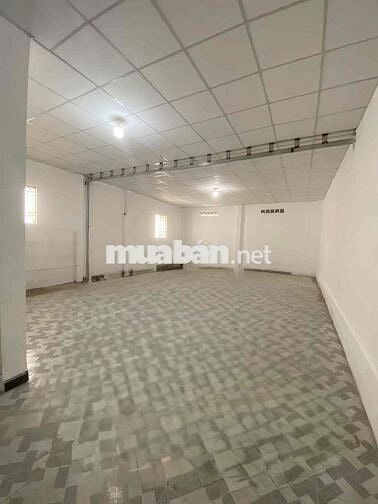 CHO THUÊ NHÀ XƯỞNG 8x28 13TR - SÁT CHỢ ĐẦU MỐI - ĐIỆN 3PHA - ĐƯỜNG LON