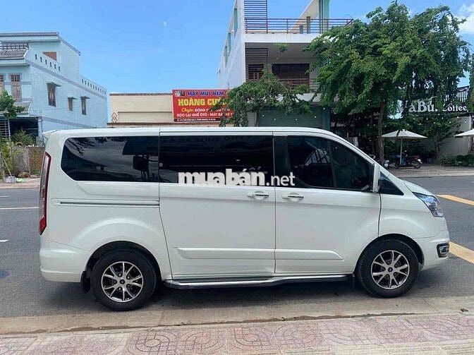 Ford Tourneo Titanium 2020 Xăng Trắng