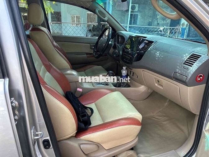 Toyota Fortuner 2009 Bạc 138.000 km