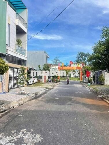 BÁN ĐẤT LAI UYÊN GẦN-BÀU BÀNG 560m2/750tr HỢP ĐẦU TƯ KINH DOANH SHR