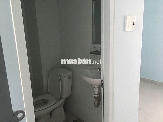 Phòng mới, đẹp như hình ngay chợ Bà Chiểu có máy lạnh, máy nước nóng