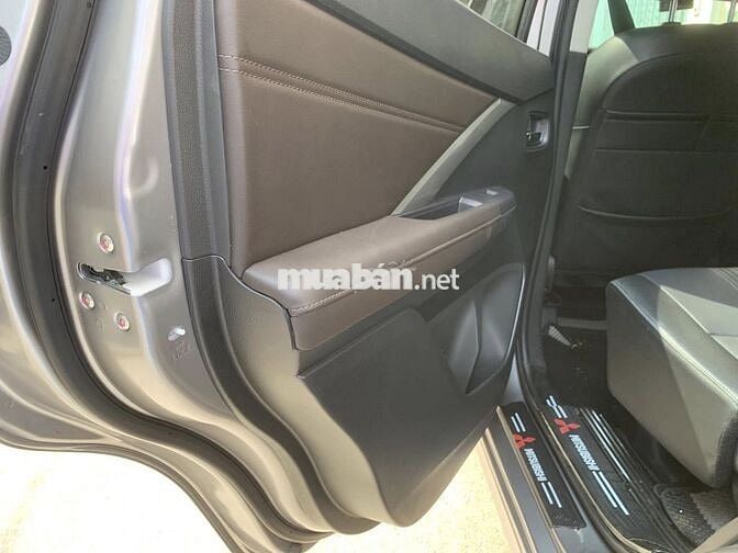 Mitsubishi Xpander Premium 2023 màu xám